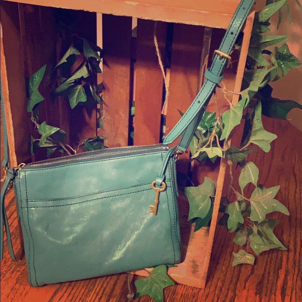 🗝AUTHENTIC GENUINE LEATHER TEAL FOSSIL CROSSBODY